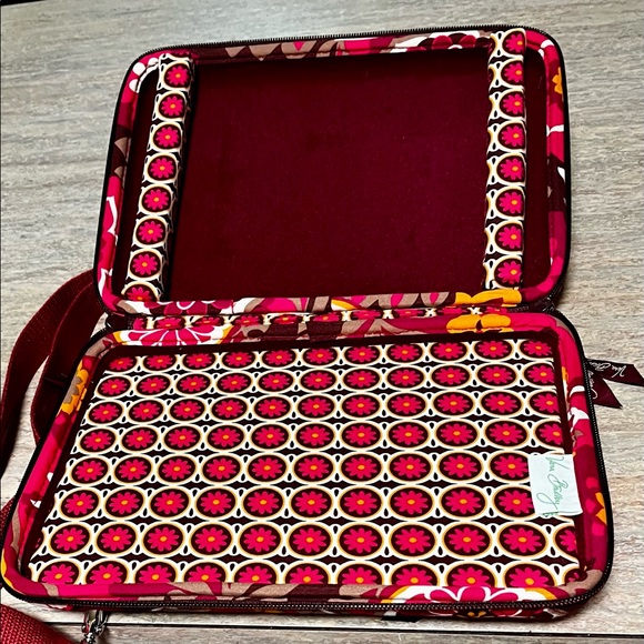 NWT Vera Bradley Carnaby Mini laptop case - Picture 2 of 16